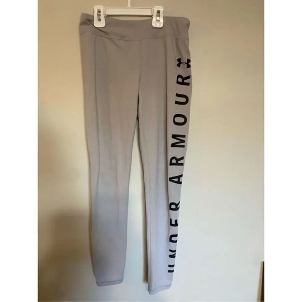 Women’s grey under armor leggings‎ size xxs ( missing size tag)